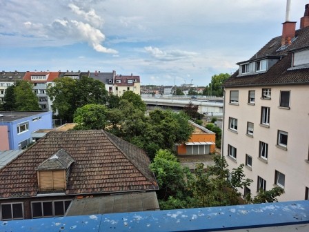 Ausblick Ludwigshafen Etagenwohnung Ludwigshafen West: 4 Zimmerwohnung mit 2 B�dern, Balkon und Keller